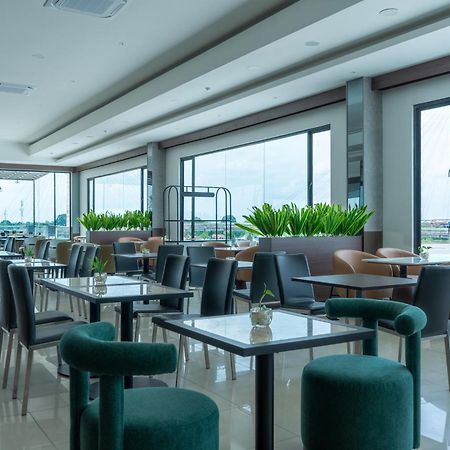 Wiltop Hotel Jambi Bagian luar foto