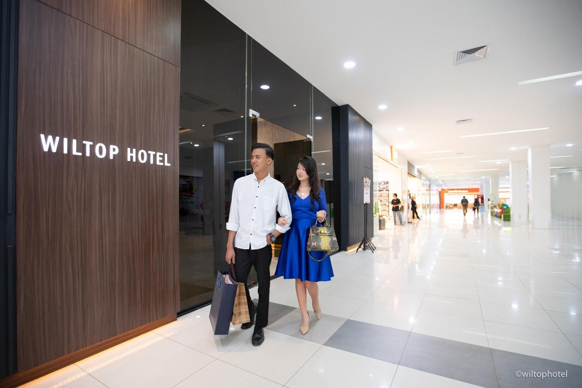 Wiltop Hotel Jambi Bagian luar foto