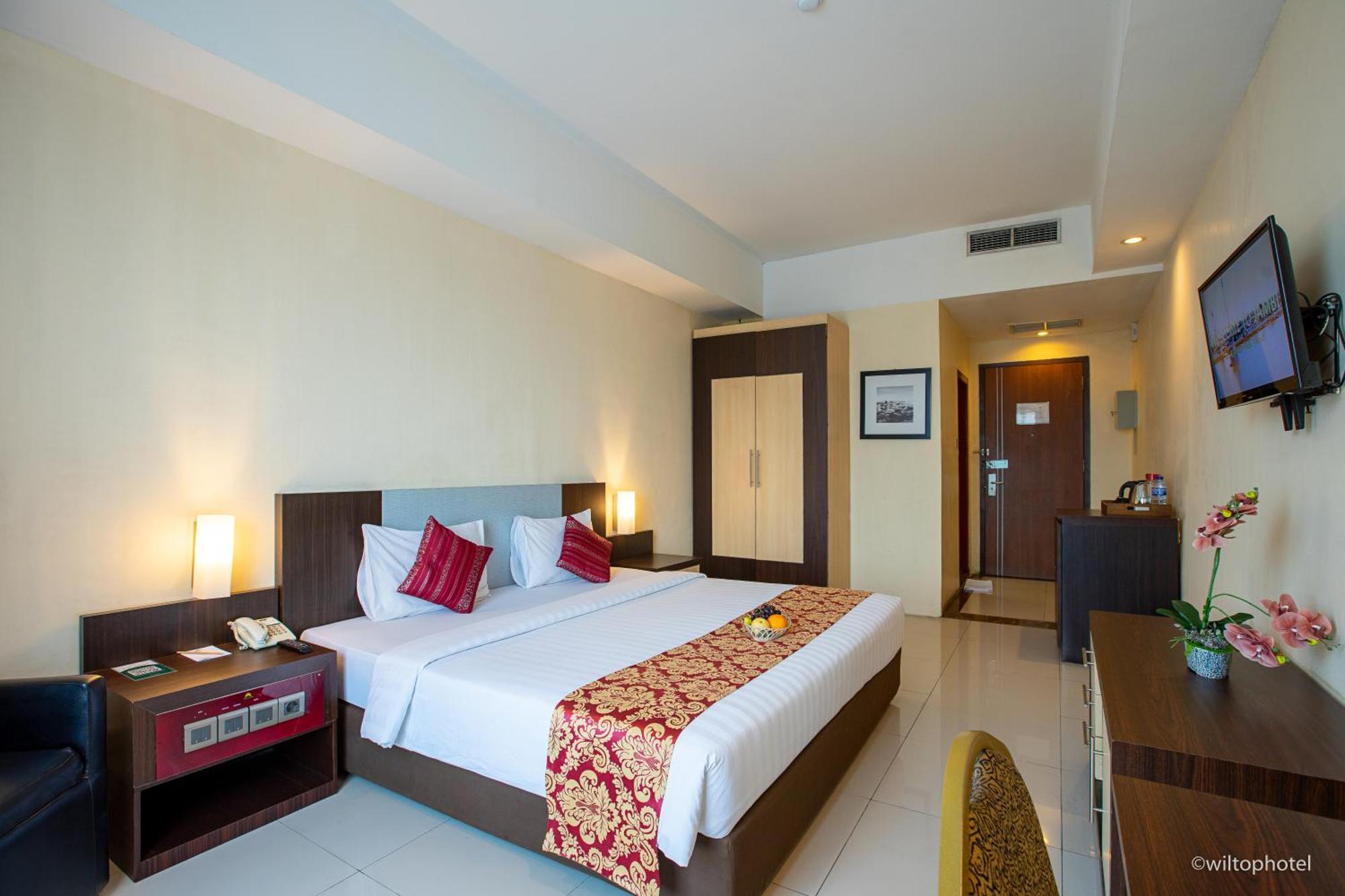 Wiltop Hotel Jambi Bagian luar foto