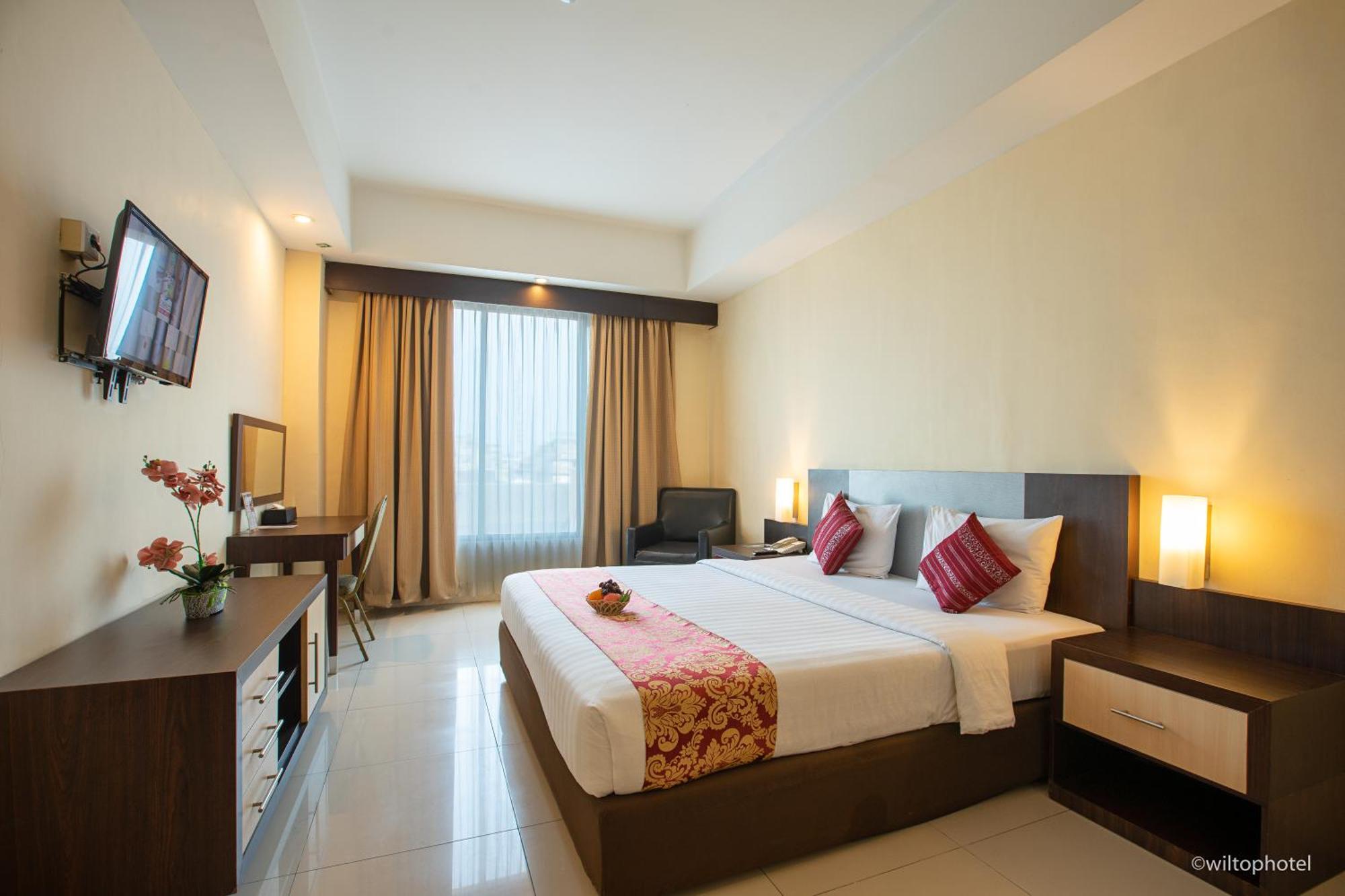 Wiltop Hotel Jambi Bagian luar foto