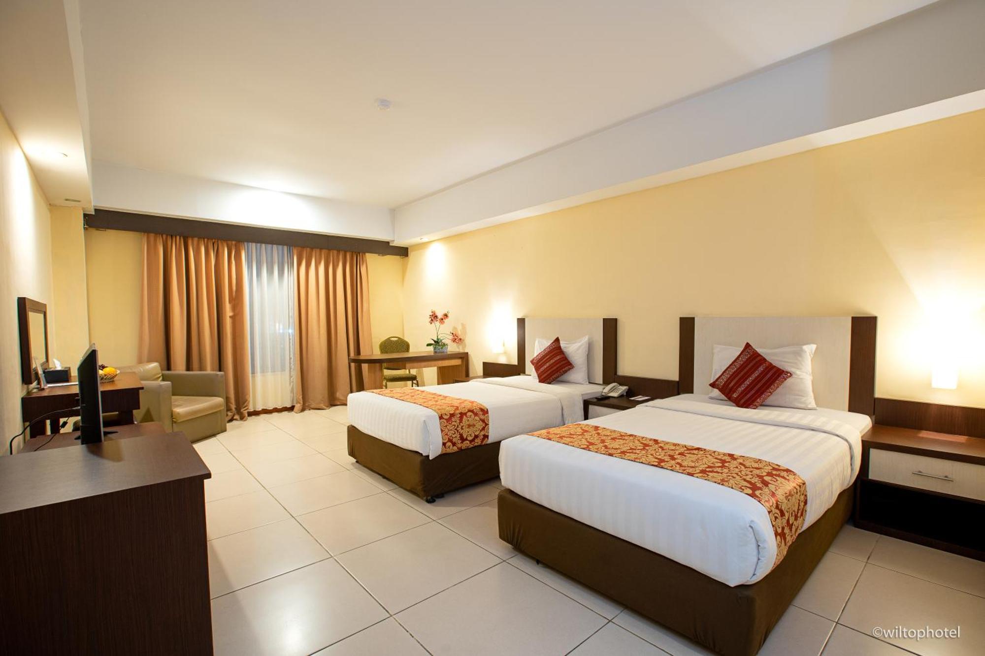 Wiltop Hotel Jambi Bagian luar foto