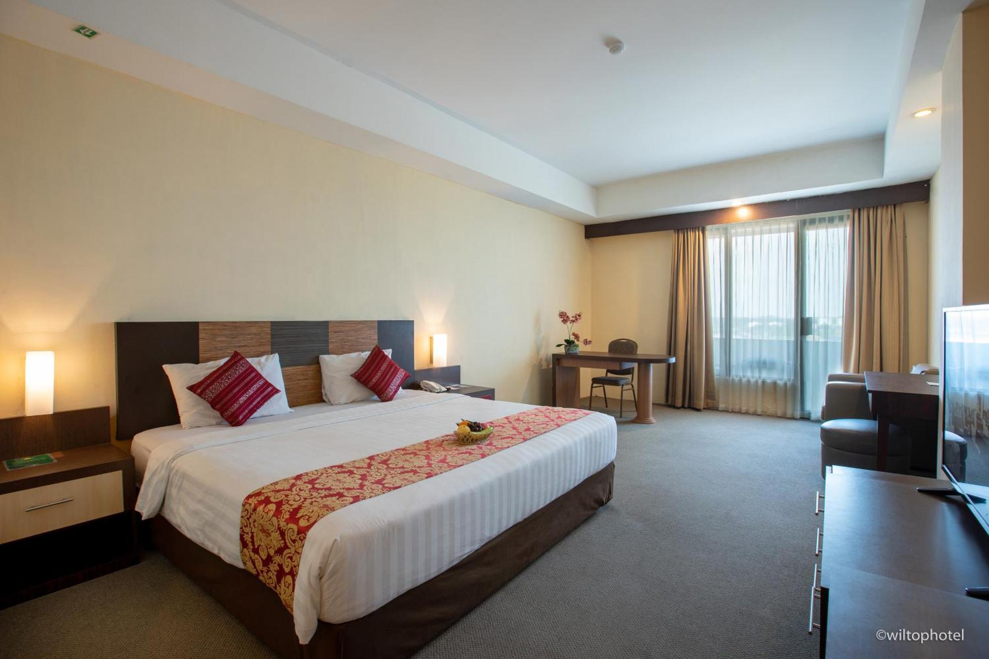 Wiltop Hotel Jambi Bagian luar foto