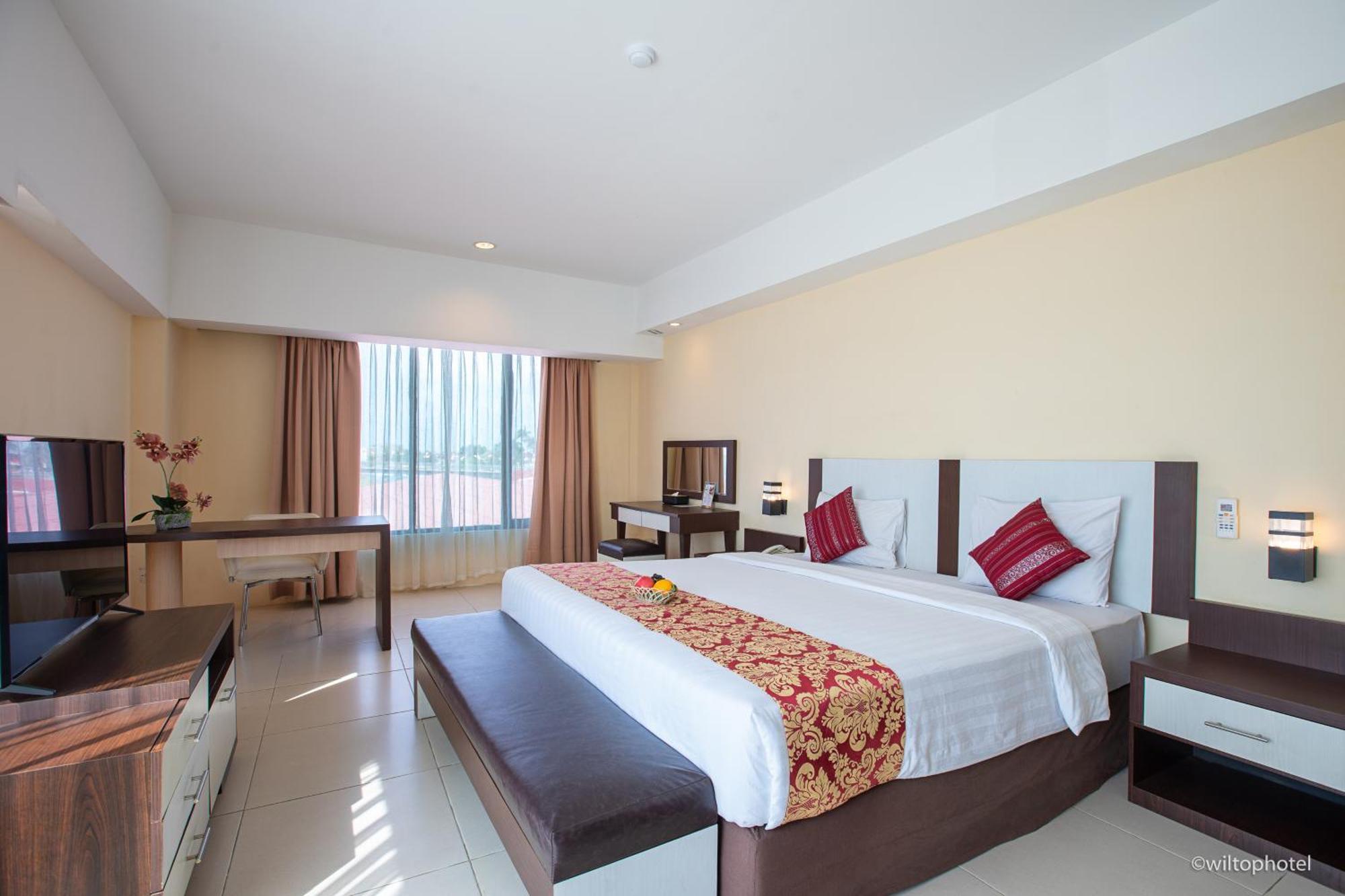 Wiltop Hotel Jambi Bagian luar foto