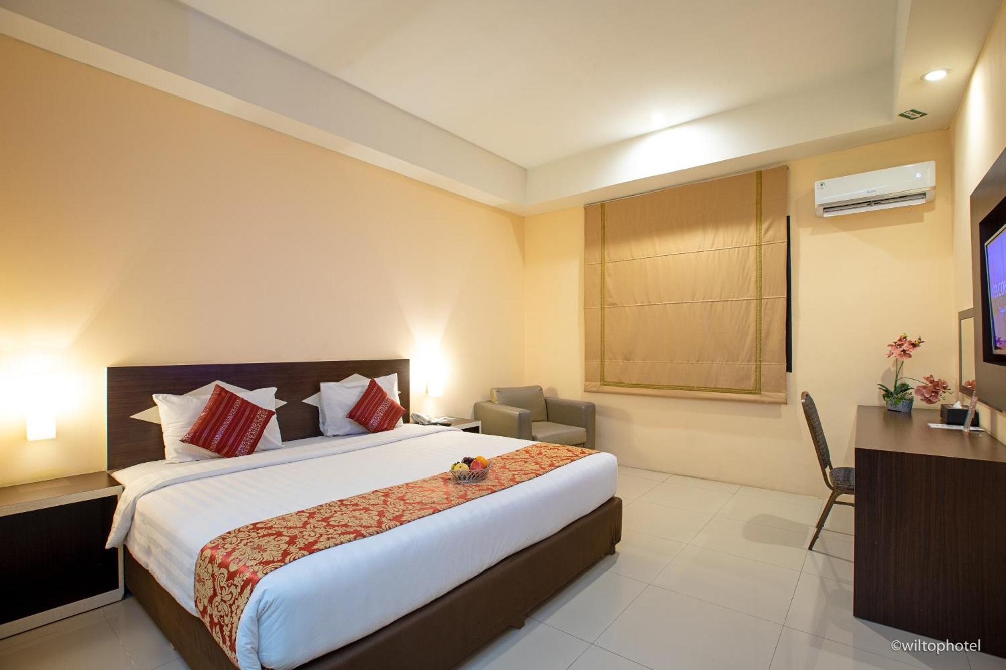 Wiltop Hotel Jambi Bagian luar foto