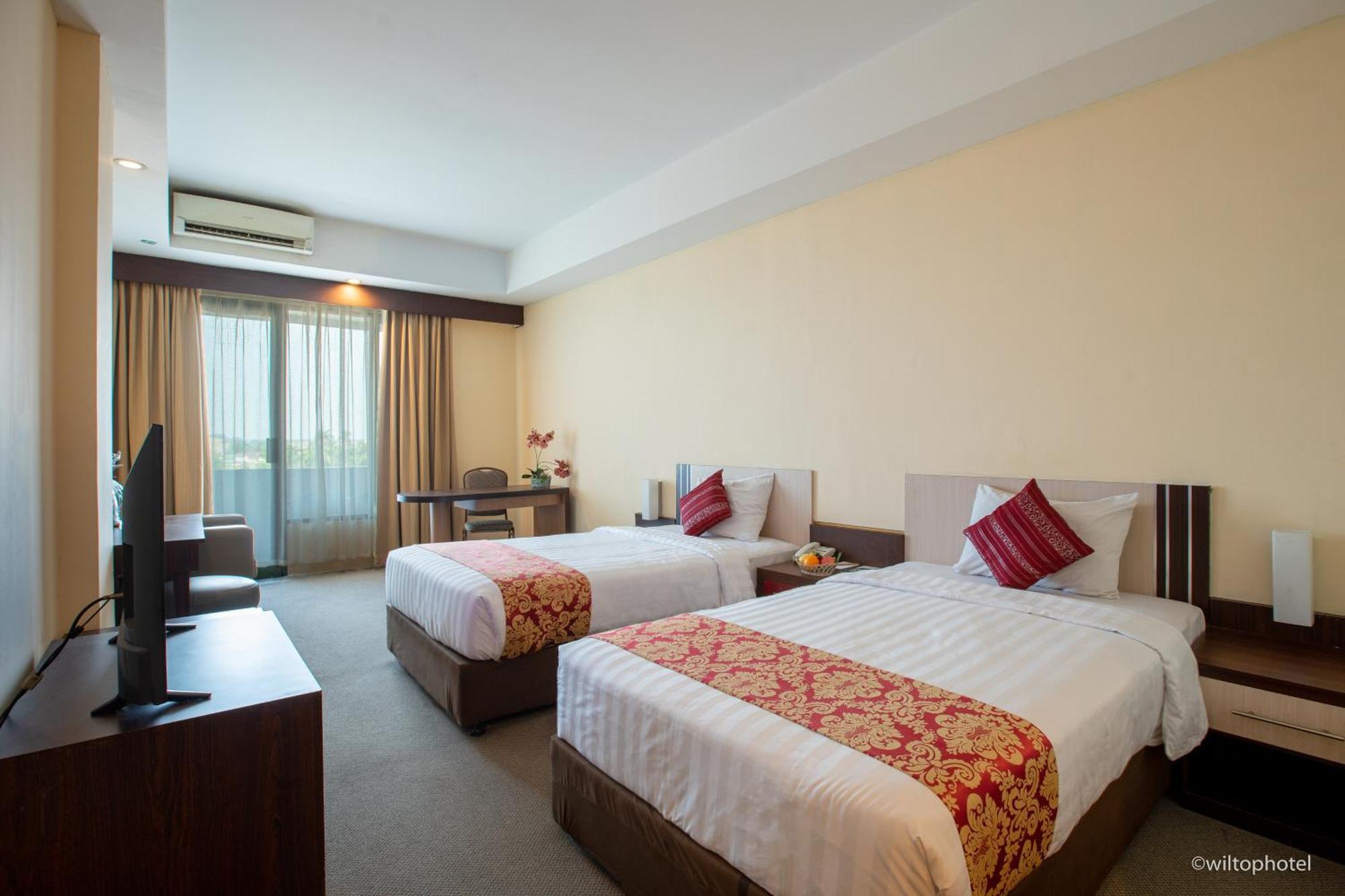 Wiltop Hotel Jambi Bagian luar foto